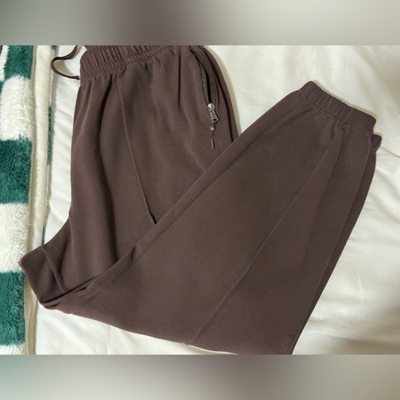 Plus size Brown high rise dynamic fleece jogger sweatpants - Picture 3 of 7